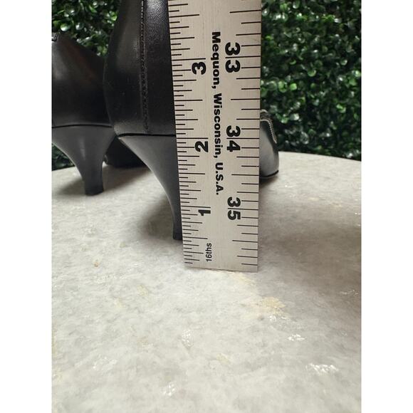 Tods Square Toe Kitten Heel Pumps black white stitch size 6.5 - Picture 12 of 13